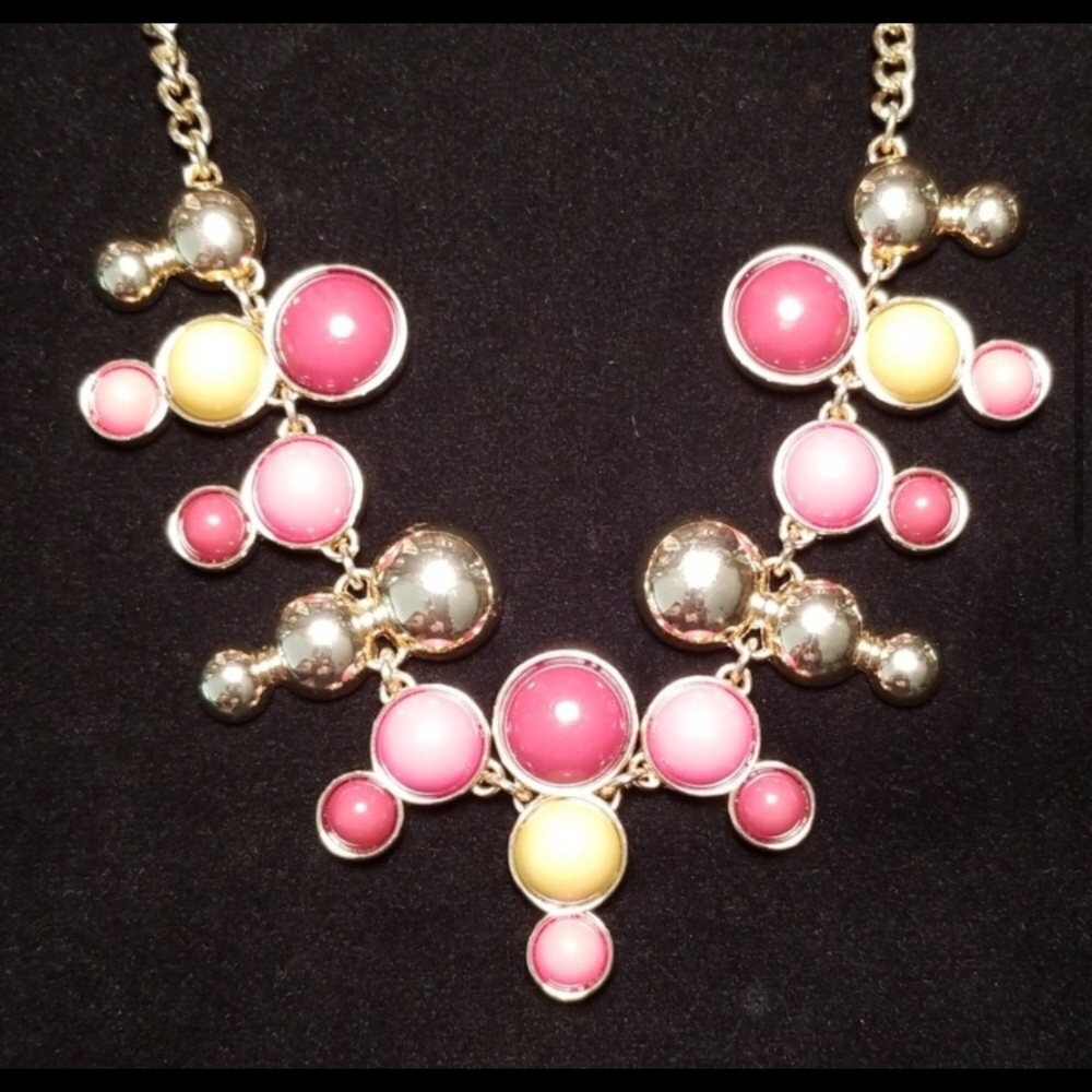 NWT Beaded Linked Goldtone Statement Necklace